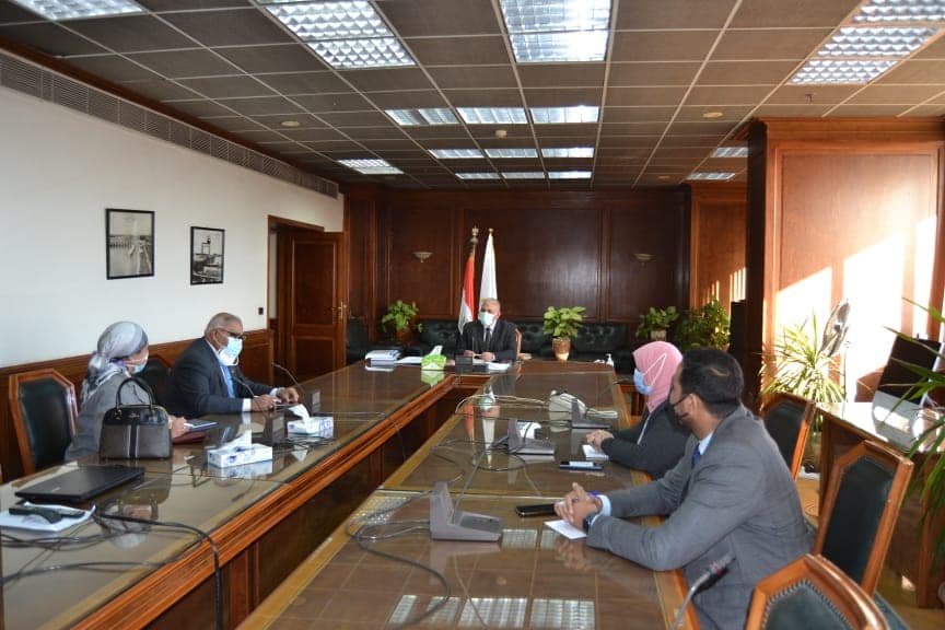 وزير الري الدكتور محمد عبد العاطي وافين أجراوال مدير مكتب مصر لبرنامج الغذاء العالمى