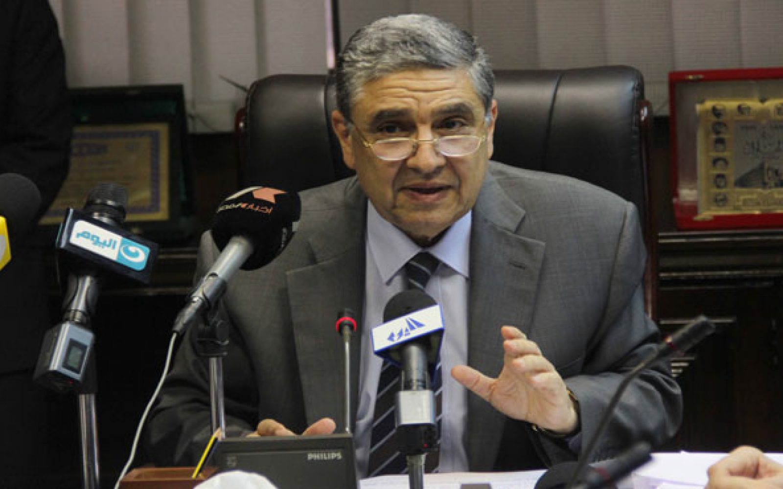 وزير الكهرباء د.محمد شاكر