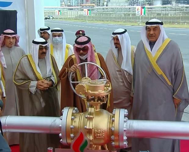 أمير الكويت يفتتح المشروع
