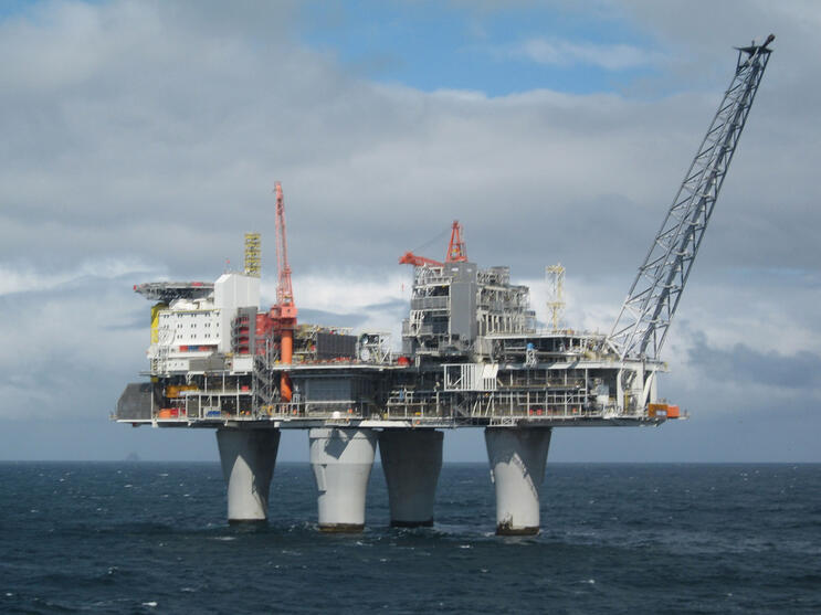 التنقيب لاستخراج الغاز