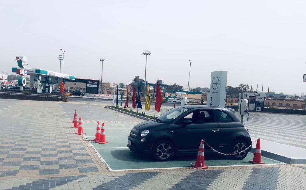 شحن السيارات الكهربائية