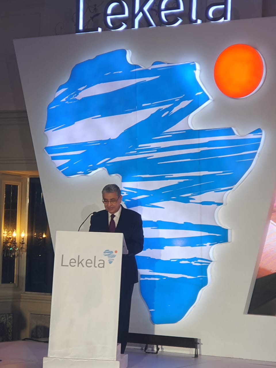 وزير الكهرباء