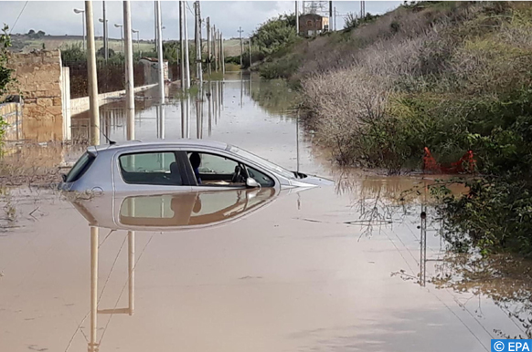 أثار الدمار والفيضانات