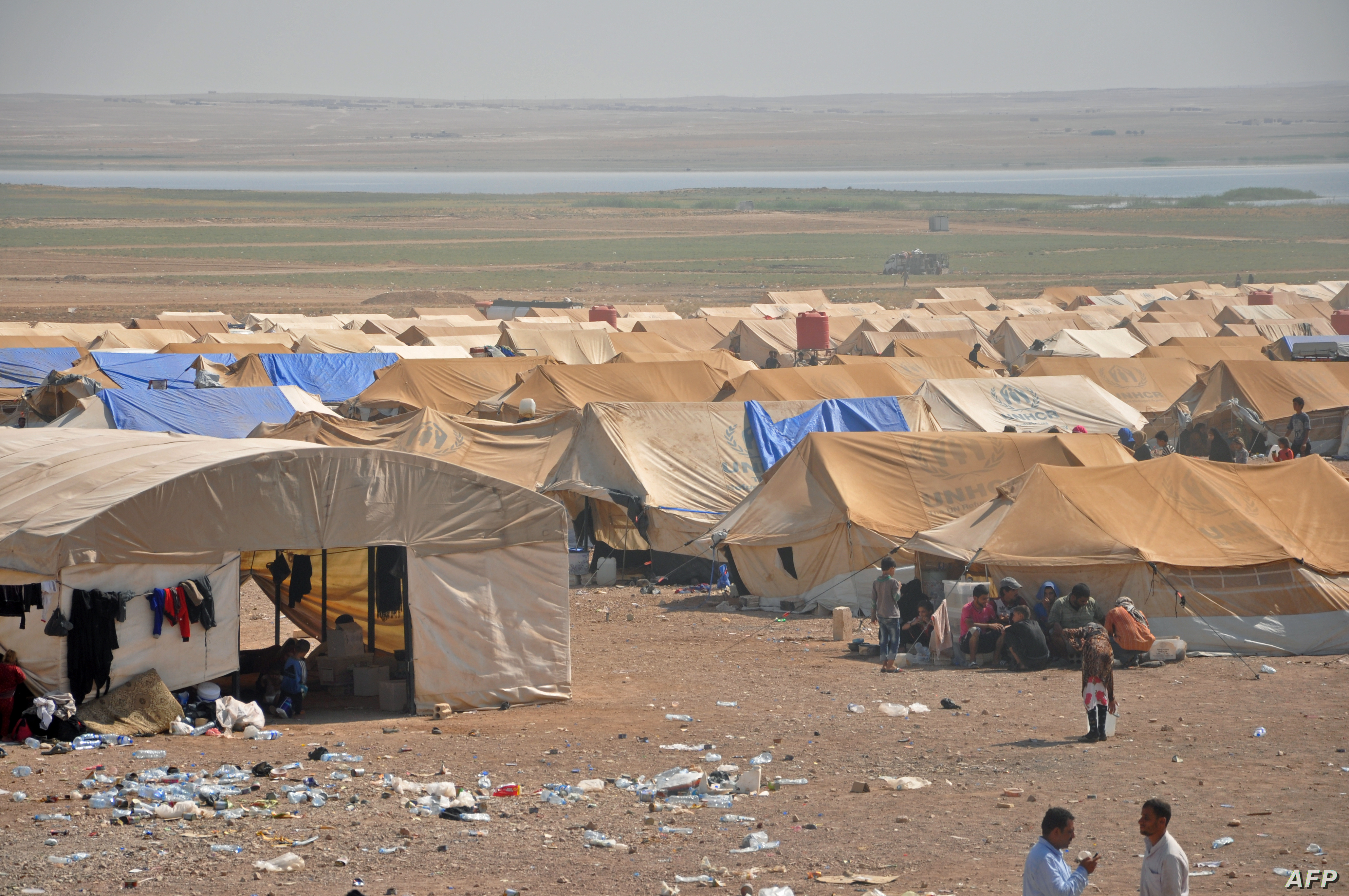 مخيمات لاجئين