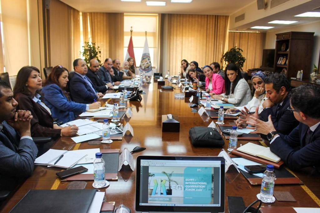 وزراء المالية والتعاون الدولي والبيئة