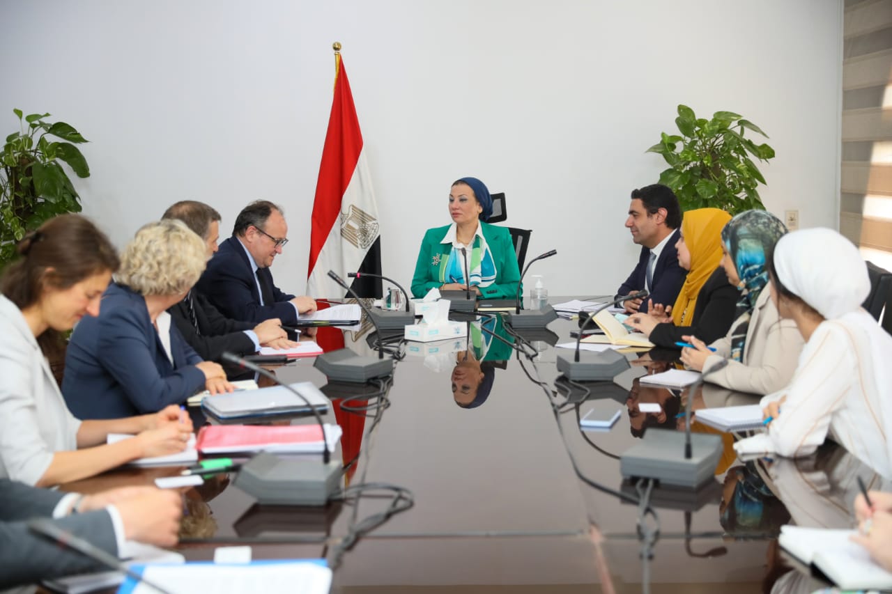 وزيرة البيئة تلتقي مسئول بنك الاستثمار الأوروبي