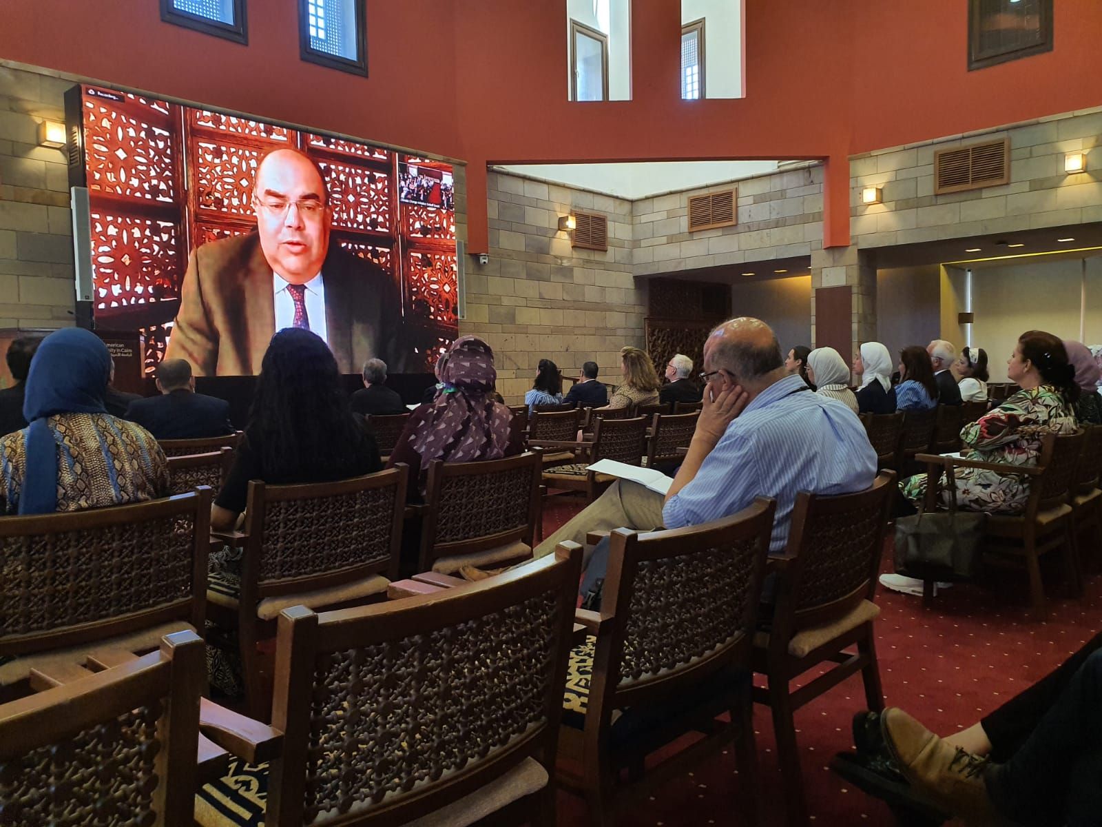 د.محمود محيي الدين في ندوة الجامعة الأمريكية