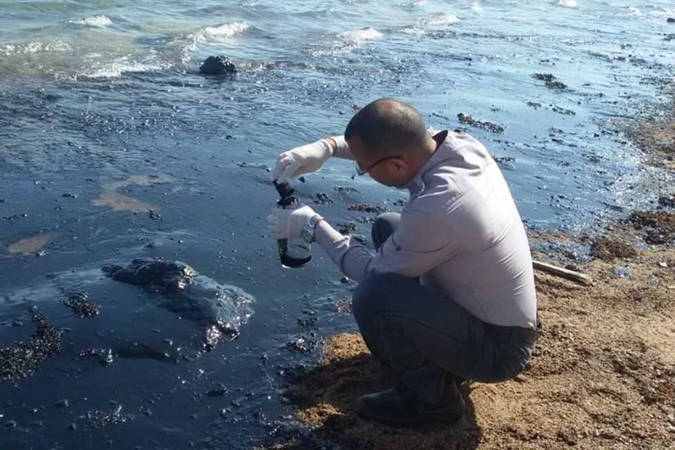 بقع زيتية بمياه البحر الأحمر في جنوب سيناء
