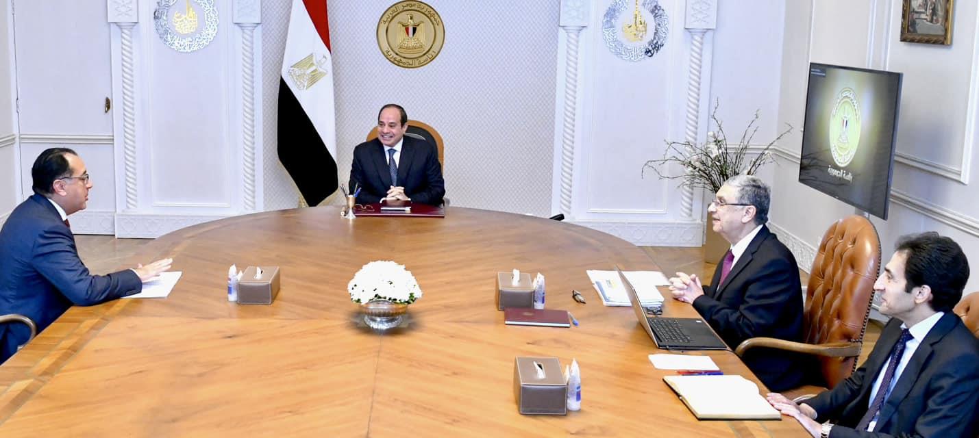 الرئيس يجتمع مع رئيس الوزراء ووزير الكهرباء