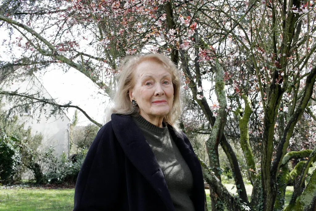 المؤلفة الفرنسية آني إرنو