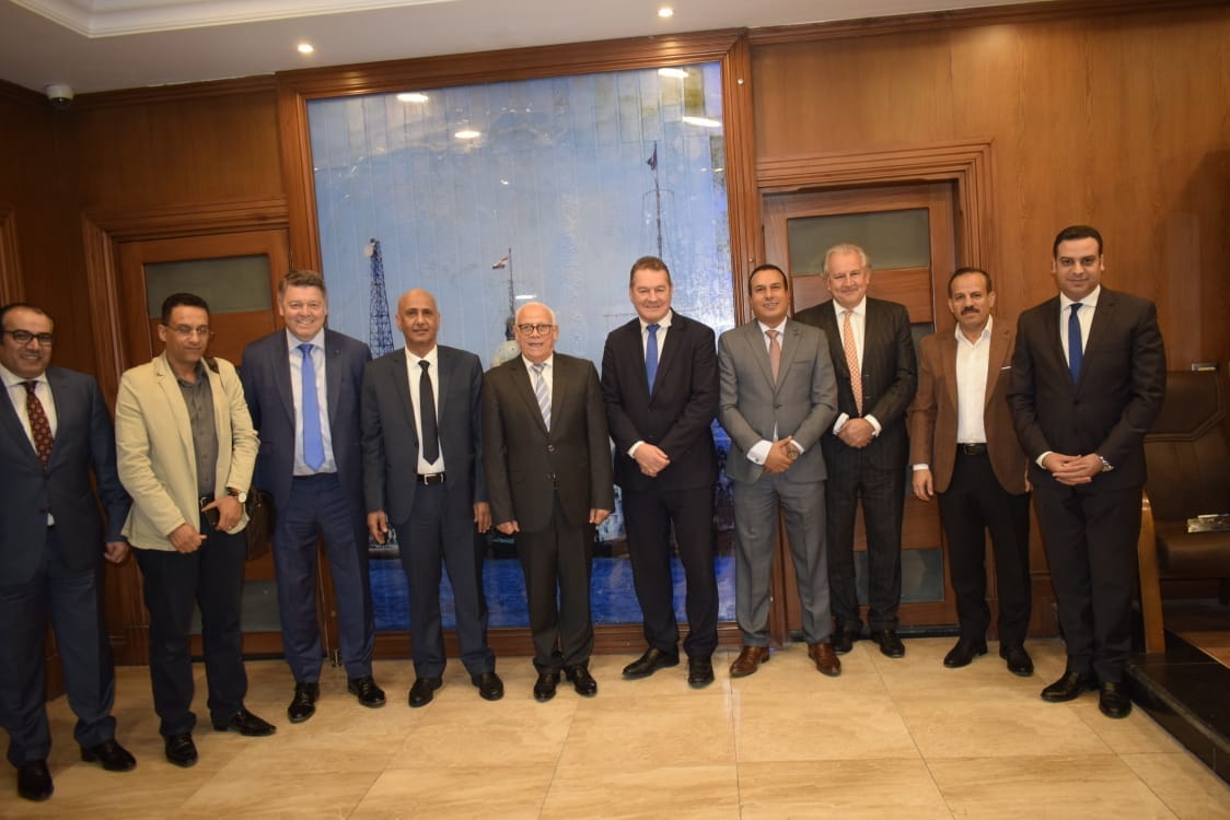 اللواء عادل الغضبان محافظ بورسعيد ووفد شركة هايدرو اندستريز البريطانية