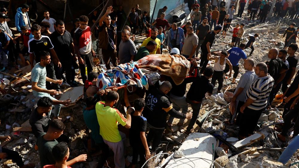 شهداء وأثار القصف الإسرائيلي في غزة