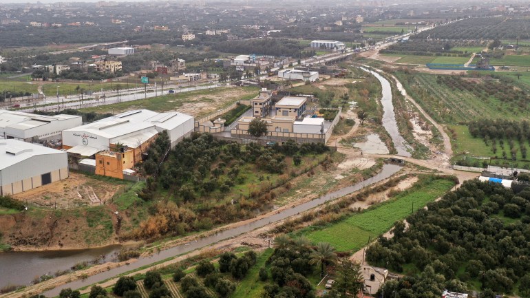 وادي غزة يمتد مسافة 8 كيلومترات تقريبا داخل قطاع غزة