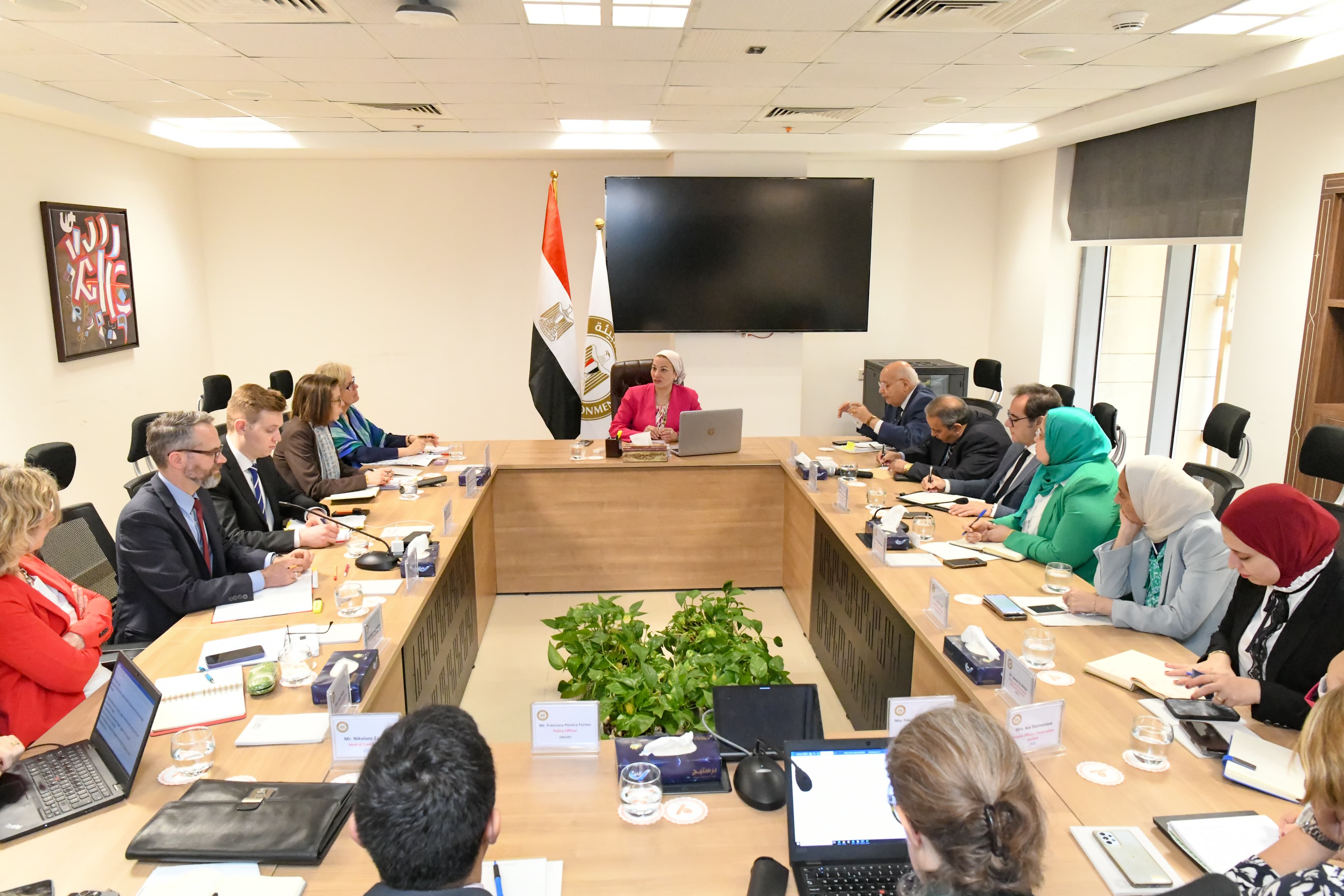 اجتماع وزيرة البيئة والجانب الأوروبي