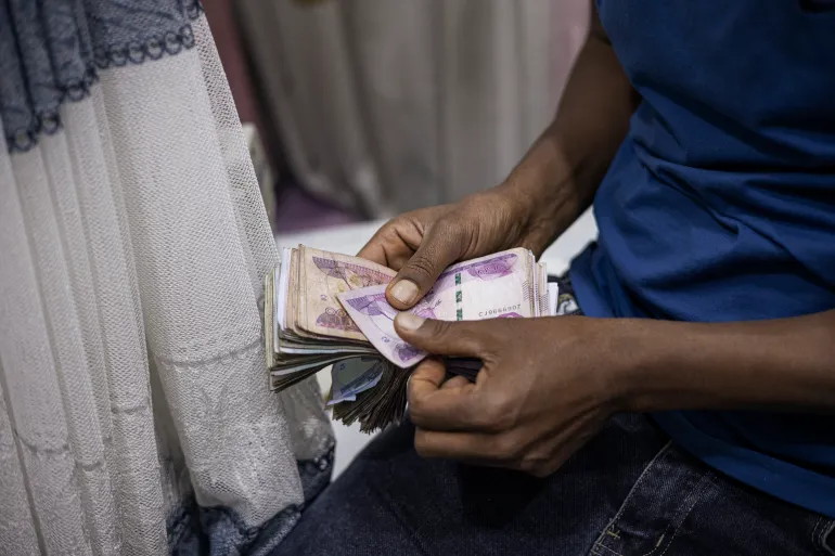 البنك المركزي الإثيوبي يعوم العملة المحلية