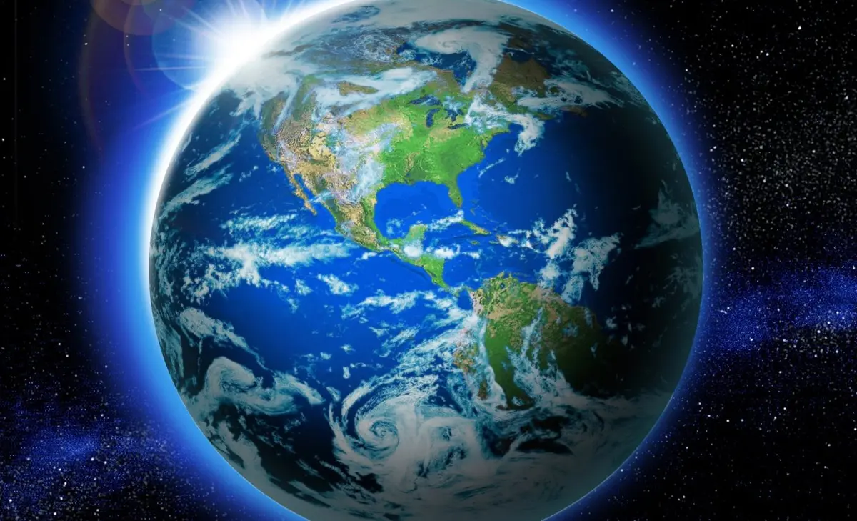 . الأرض لديها مجال كهربائي على مستوى الكوكب