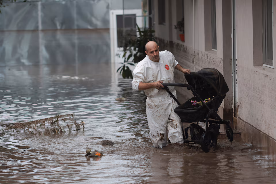 https___cloudfront-us-east-2.images.arcpublishing.com_reuters_MCI27MGWTZINDANECVOPWFKU44