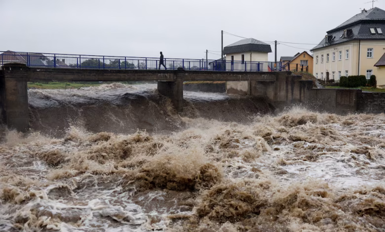 غمرت المياه القرى والبلدات في شرق عدة دول وسط أوروبا