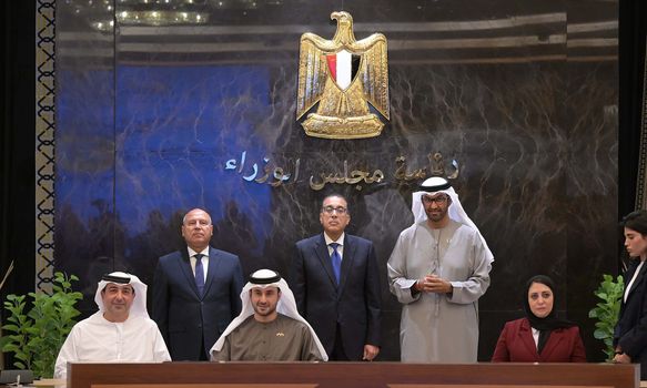 توقيع مذكرات تفاهم لإنشاء مصنع لبطاريات تخزين الطاقة
