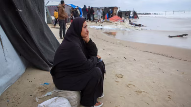 خيام النازحين في جنوب ووسط غزة لم تعد صالحة