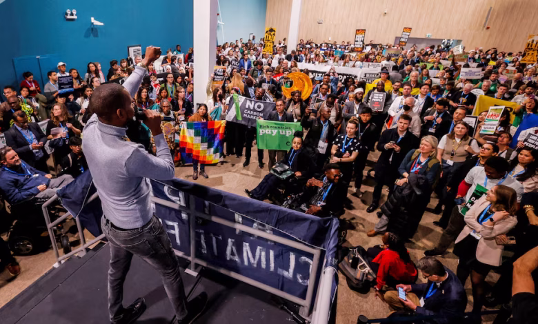 نشطاء وممثلو منظمات المجتمع المدني في مؤتمر المناخ cop29