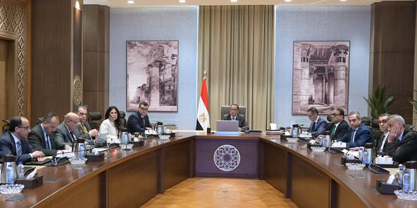 مصطفى مدبولي، رئيس مجلس الوزراء اجتماع لمناقشة مسودة قانون إنشاء مناطق المال والأعمال