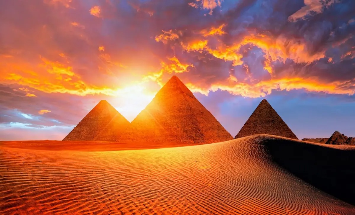 خطة استثمارية مصرية متكاملة في الطاقة والسياحة والصحة