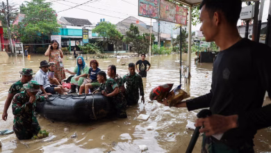 فيضانات أ،دونيسيا تشرد الآلأف
