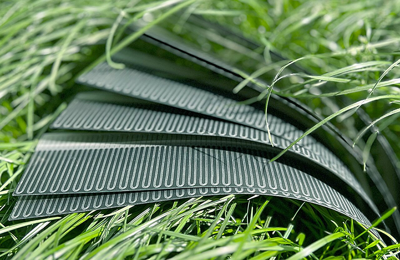 خلايا شمسية مترادفة مرنة من البيروفسكايت