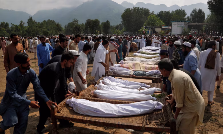 ضحايا الفيضان المفاجئة في باكستان