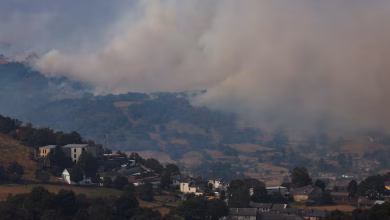 حرائق مدمرة تجتاح جنوب أوروبا والبلقان