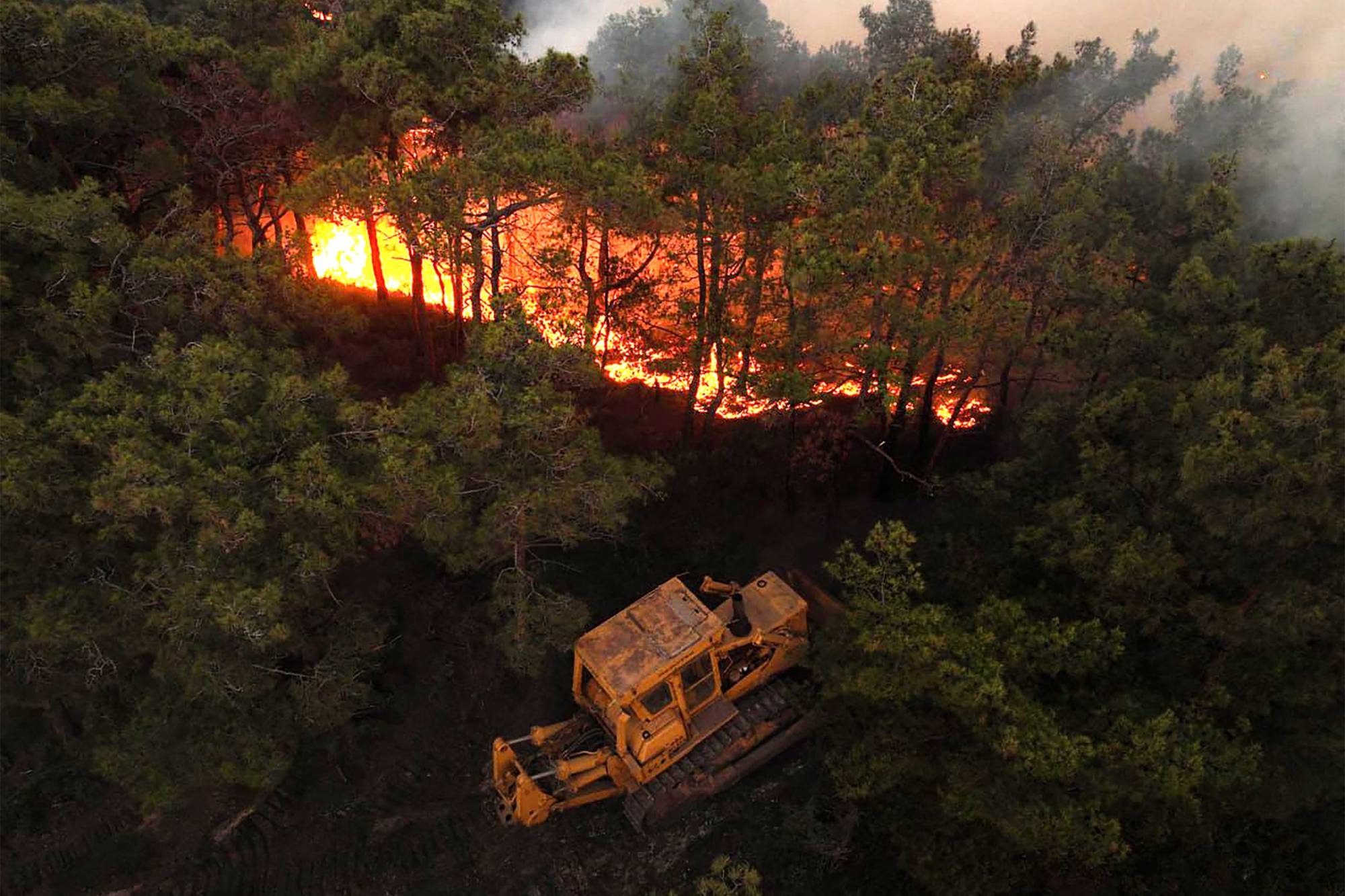 حرائق كبيرة في ريف اللاذقية-سوريا