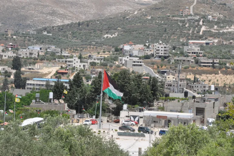 63 موقعا في قبضة الاحتلال.. الآثار ذريعة للضم والتهويد