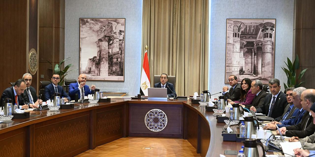 ربط الموانئ والمناطق السياحية بشبكة القطار السريع لدعم الاقتصاد والسياحة