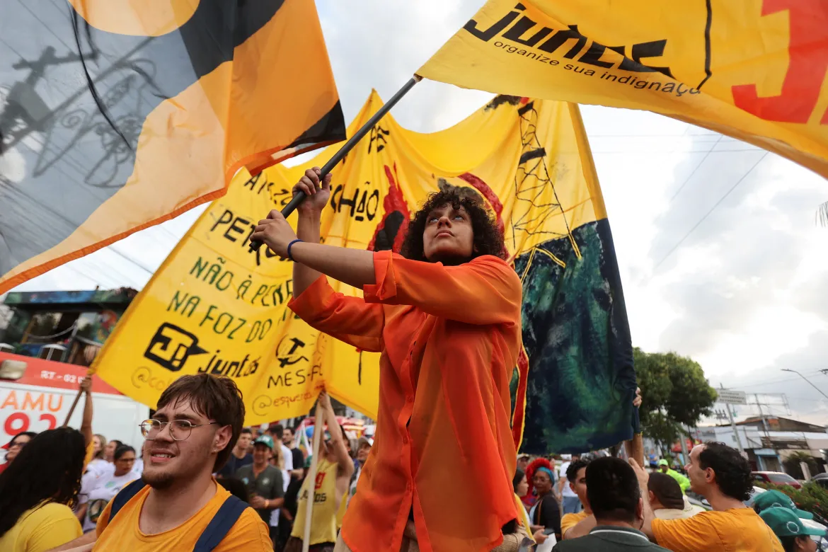 اقتحام السكان الأصليين COP30 في البرازيل: صرخة حماية الأمازون أمام العالم