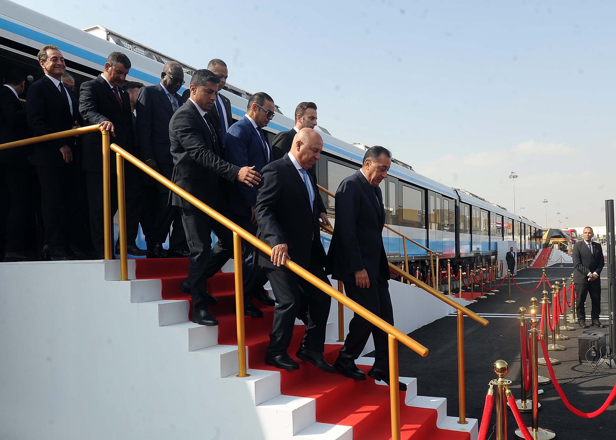 مصر تبدأ التشغيل التجريبي لأول قطار كهربائي سريع "فيلارو" بين السخنة والعلمين