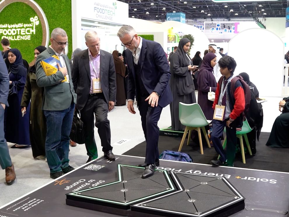 تقنيات مبتكرة في القمة العالمية لطاقة المستقبل بأبوظبي لتوليد الطاقة النظيفة وخفض الانبعاثات الكربونية.