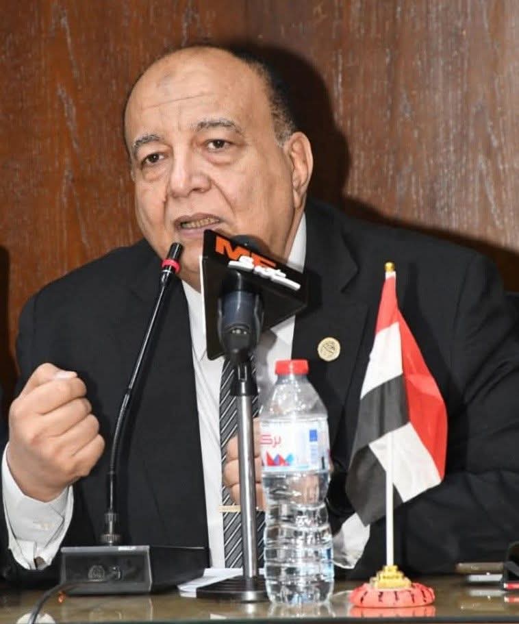 الدكتور محمد عبد الفتاح بعد انتخابه رئيسًا للاتحاد الدولي للتعليم والبحث العلمي