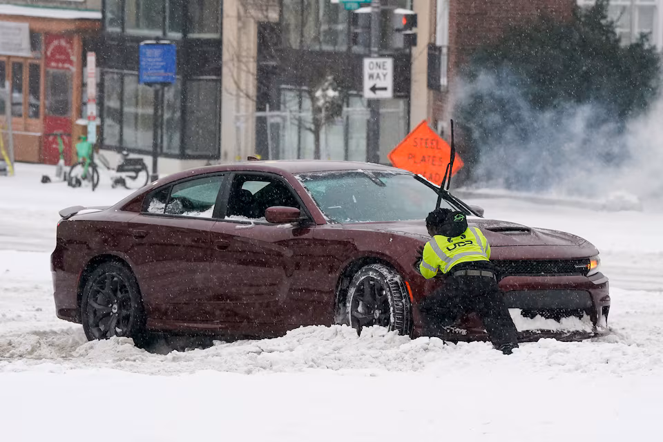 توقعت هيئة الأرصاد الجوية الوطنية تساقط ثلوج كثيفة من وادي أوهايو حتى شمال شرق البلاد