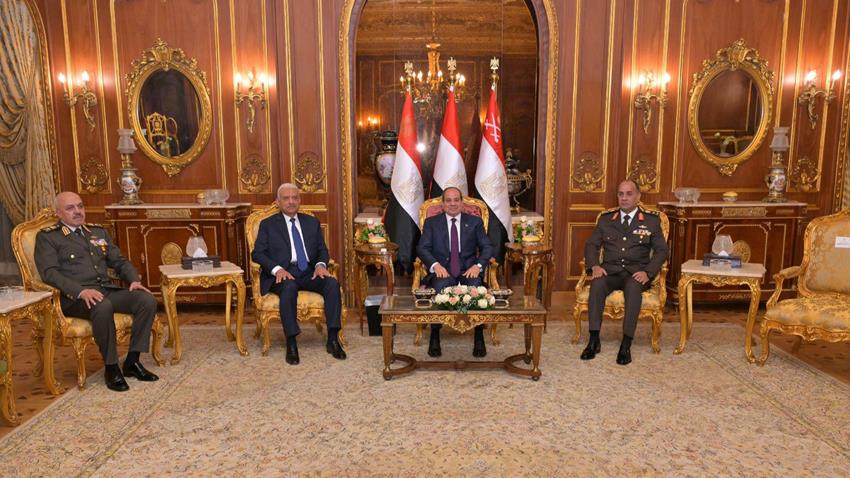 الرئيس السيسي خلال تكريم الفريق أول عبد المجيد صقر بحضور قيادات القوات المسلحة