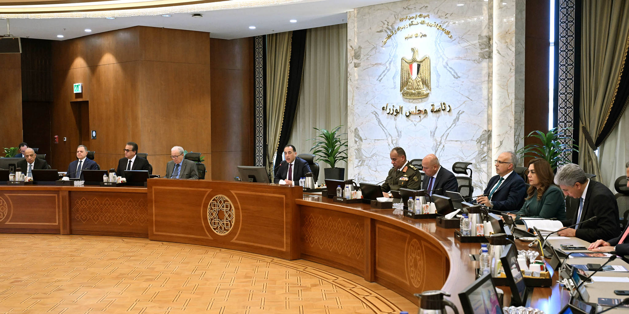 رئيس الوزراء خلال ترؤسه أول اجتماع للحكومة بتشكيلها الجديد في العاصمة الإدارية