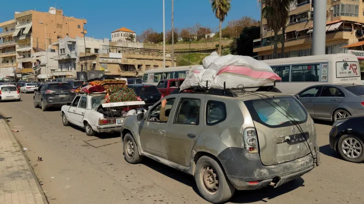 شرات الآلاف من سكان الضاحية قد نزحوا بعد صدور أمر إسرائيلي غير مسبوق بإخلاء المنطقة