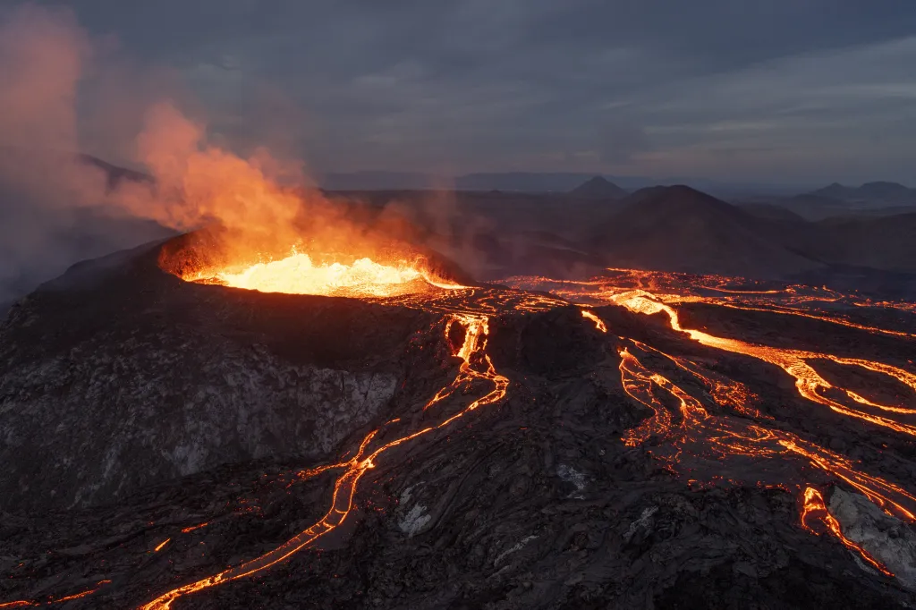 انفجار بركان أطلسي