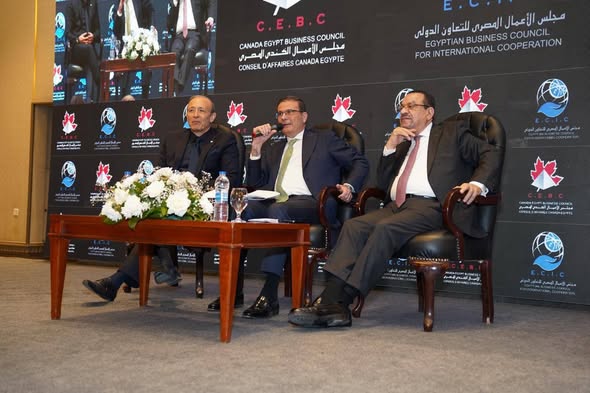 وزير الزراعة يستعرض استراتيجية الأمن الغذائي وزيادة الإنتاج الزراعي وتطوير الثروة الحيوانية