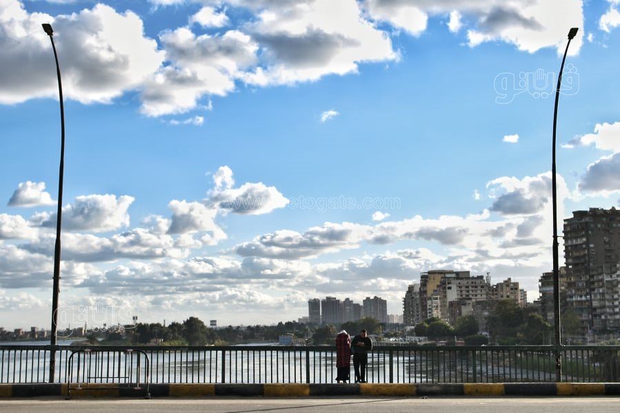 أجواء مشمسة في القاهرة مع سماء صافية وارتفاع نسبي في درجات الحرارة