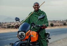 يمكن بناء مستقبل الدراجات النارية الكهربائية في أفريقيا محليًا وتزويدها بالطاقة الشمسية