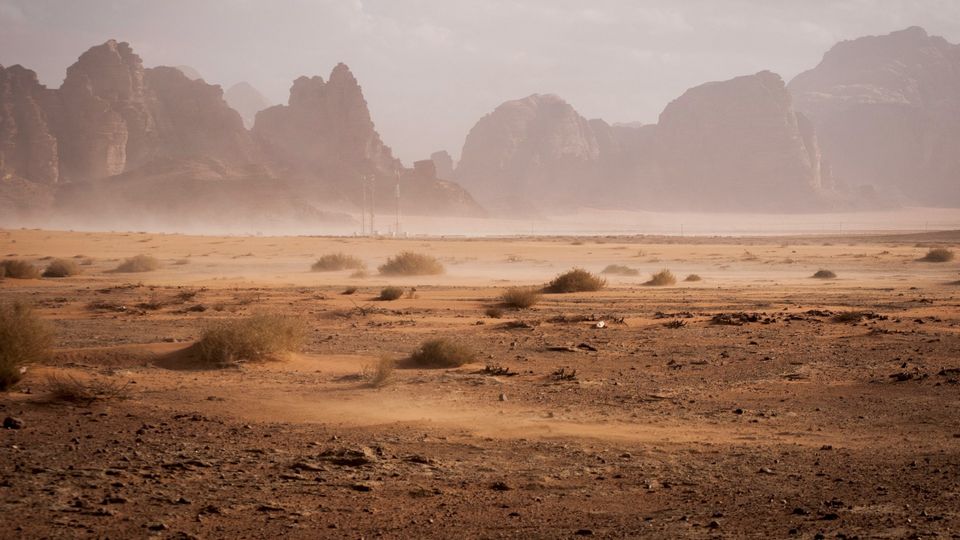 الغبار المحمول بالرياح