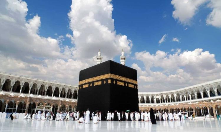 تعامد الشمس فوق الكعبة يتزامن مع عيد الأضحى