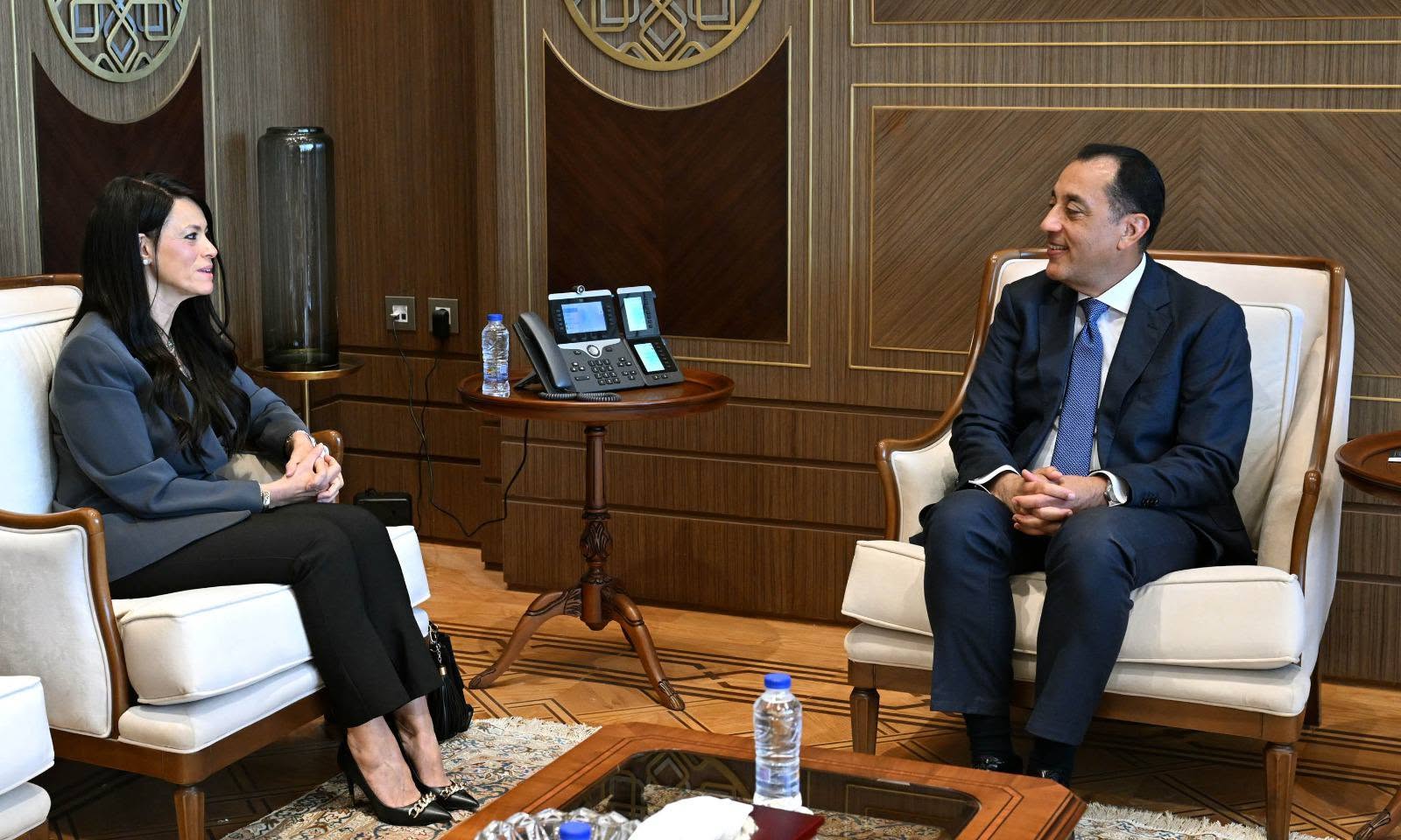 لقاء رئيس الوزراء مصطفى مدبولي والدكتورة رانيا المشاط خلال بحث التعاون الإقليمي ومشروعات الطاقة والربط الكهربائي