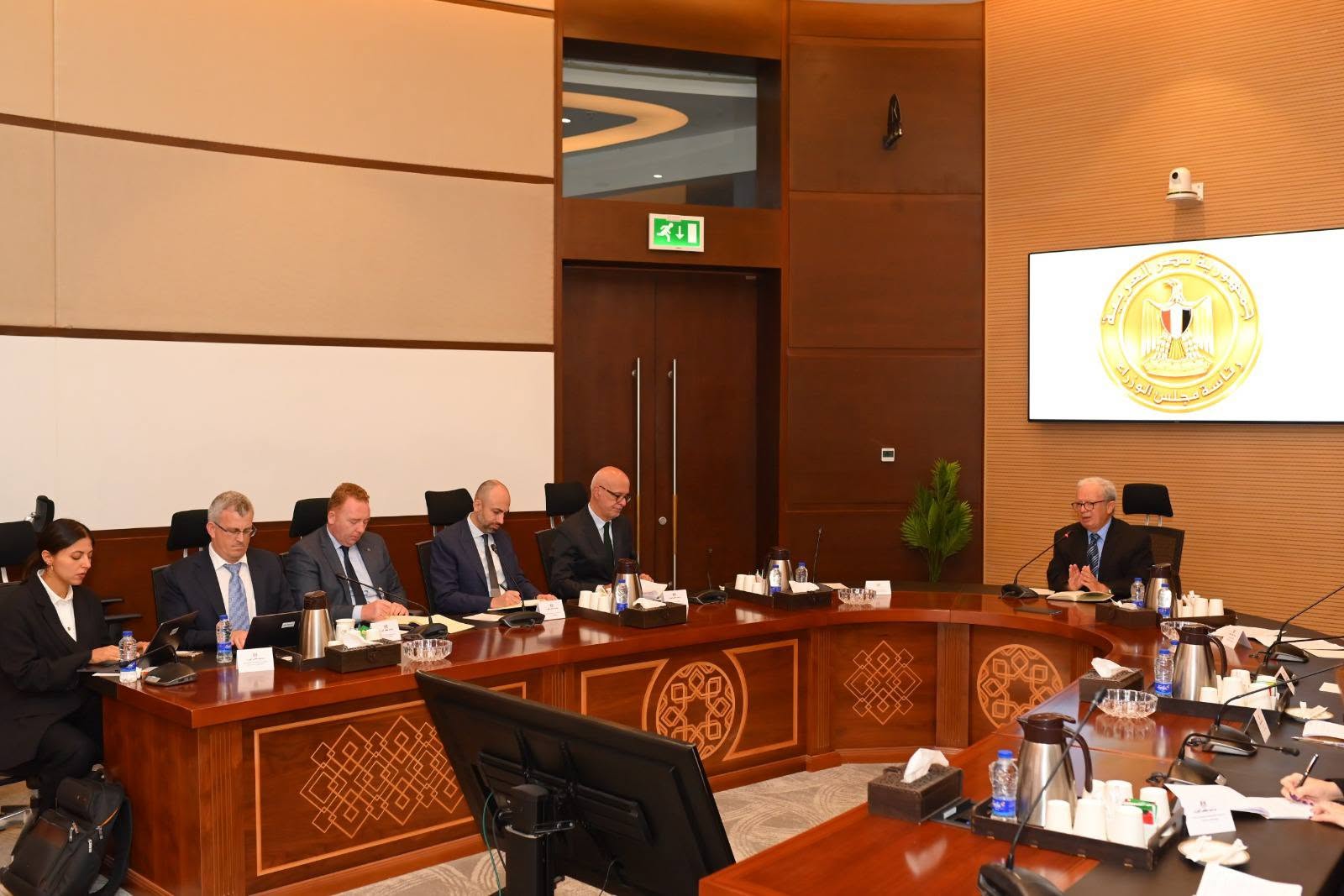 نائب رئيس الوزراء ووفد البنك الدولي بمقر الحكومة في العاصمة الإدارية الجديدة لبحث الإصلاح الاقتصادي والتعاون المشترك